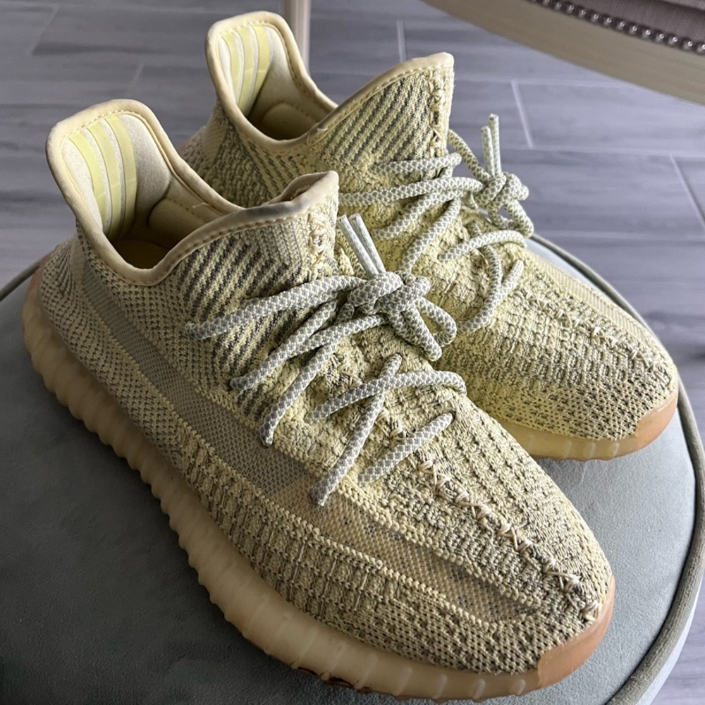 Yeezy Boost authentic sneaker